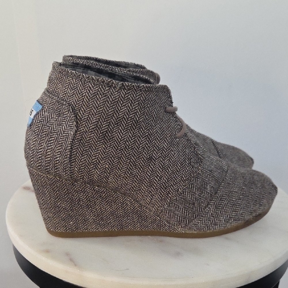 Toms Herringbone Lace-Up Wedge Boots in Taupe Size 7W - Picture 3 of 7